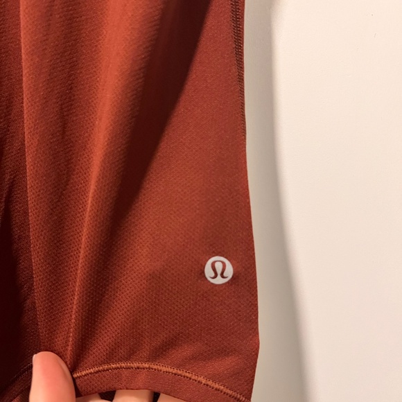LULULEMON High Neck Running &Training T Shirt Size 6 - Picture 4 of 4